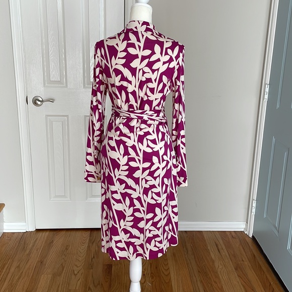 Diane von Furstenberg New Jeanne Wrap Dress in Brambles - Picture 3 of 10